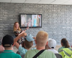 Юные читатели из средней школы № 140 г. Минска пришли в гости к журналу "Рюкзачок" Юные читатели из средней школы № 140 г. Минска пришли в гости к журналу "Рюкзачок"